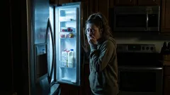 冷蔵庫の臭いが取れない原因は引き出しとこぼれ、今日できる掃除6ステップ